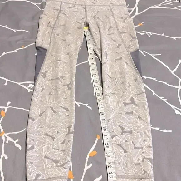 Athleta Capri Tights with Pockets! - Picture 6 of 9